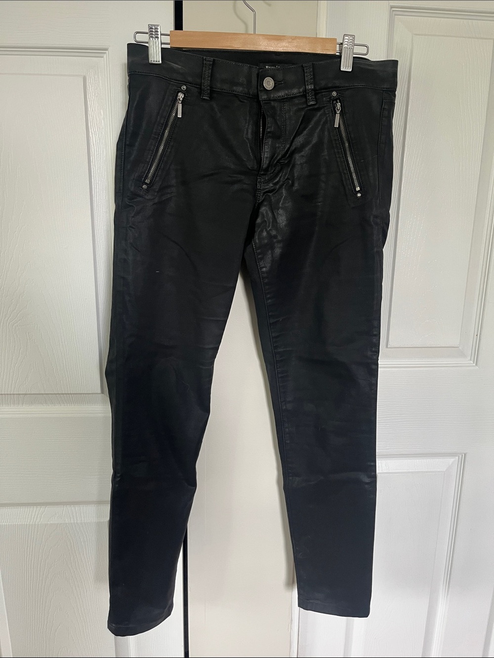 White House Black Market Black Skinny Leg Pants